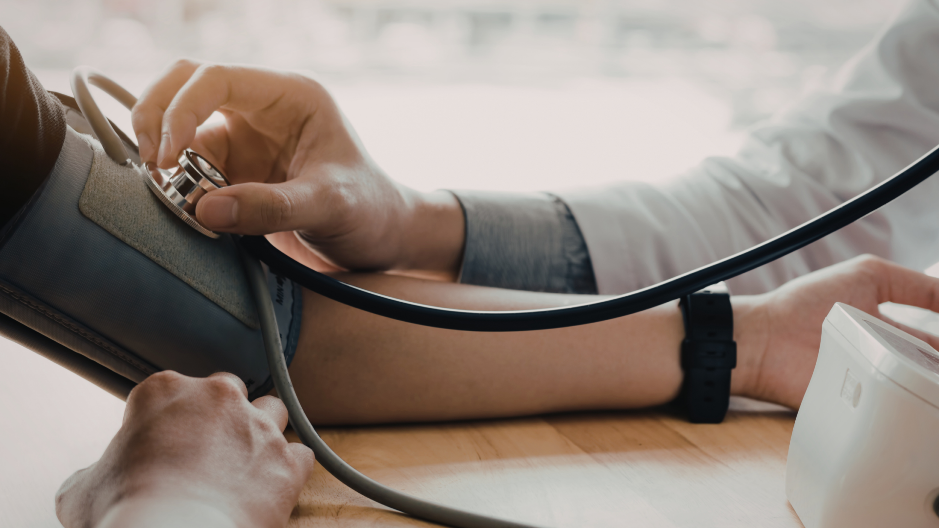 Czym jest nadciśnienie tętnicze? Normy, przyczyny, objawy, leczenie